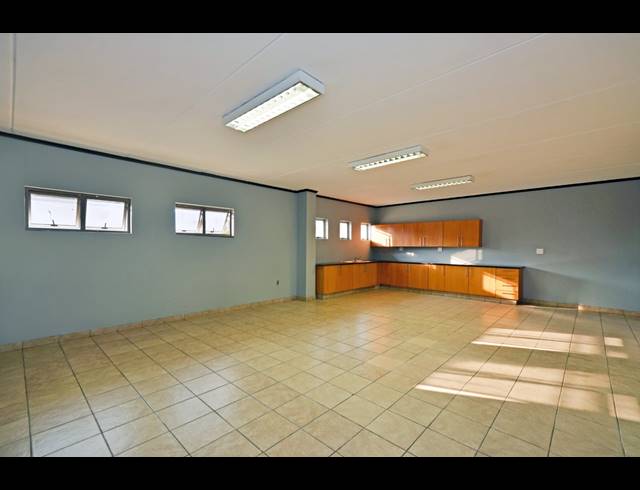 8,760M² WAREHOUSE TO LET IN LINBRO PARK